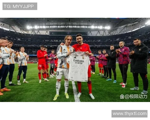 三大足球顶级豪门球星对决 谁能成为时代的标杆与传奇 三大足球顶级豪门球星对决 谁能成为时代的标杆与传奇